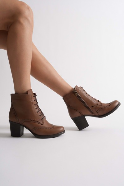 ANALİN SHOES Γυναικείες μπότες με λεπτομέρεια λέιζερ από γνήσιο δέρμα - Καρυδιά