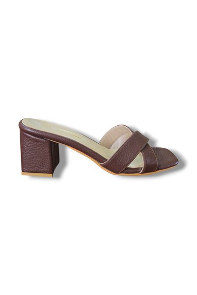 BARONES SHOES نعال بكعب نسائي من الجلد الطبيعي باللون البني الداكن - كعب سميك متوسط ​​الحجم، أنيق ومريح