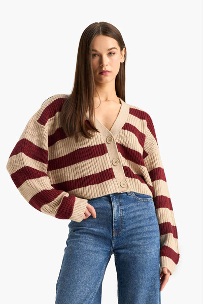 DeFacto Cardigan tricotat cu nasturi cu decolteu în V, cu linie, cu potrivire...