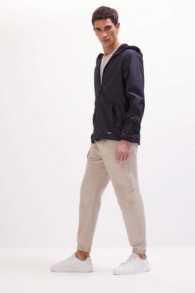 DeFacto %100 Pamuk Jogger Slim Fit Dar Kesim Beli Bağcıklı Gabardin Pantolon D8607AX25SP