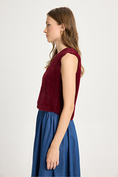 minaaise Women's burgundy knit vest with gold button detail, soft texture 2541