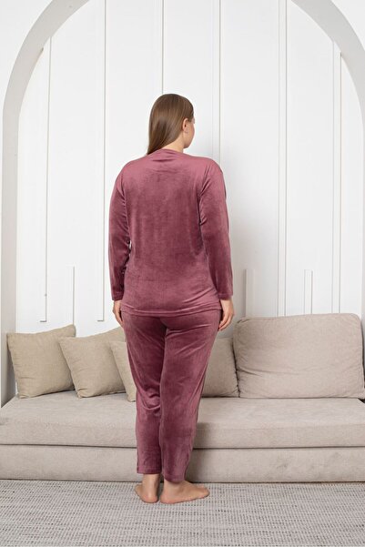 Asel Nagy méretű bársony pizsama szett