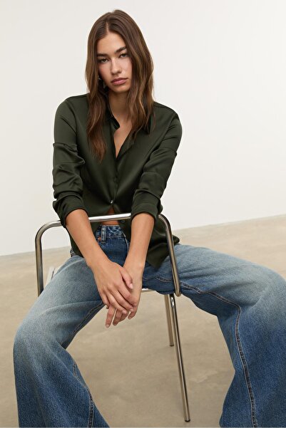 Stradivarius Fitted satin shirt