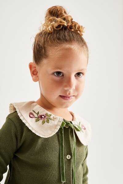 lilnest طقم بناتي بياقة مطرزة