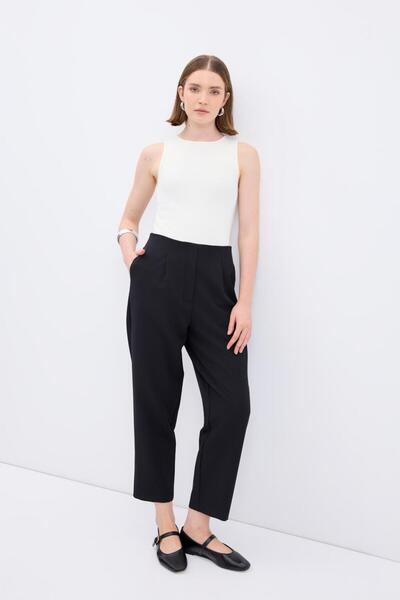 KADRİYE BAŞTÜRK High Waist Straight Cut Crepe Trousers Black