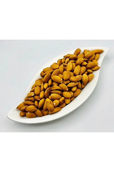 Nuts حبات اللوز الخام (1 كجم)