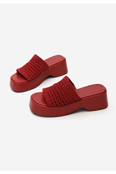 B T Shoes Červené pantofle na platformě Manuela