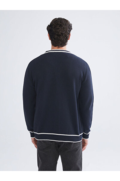 LC Waikiki Create Your Style with Uzg Store |   Standard Mold V-Neck Men's Knitwear Cardigan