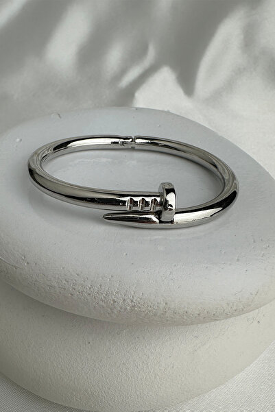 Modex Shiny Metal Nail Bracelet (Inner Diameter: 6cm)