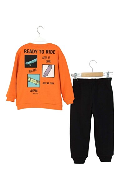 ww waka waka kids store Σετ με εμπριμέ φούτερ και παντελόνι για αγόρια