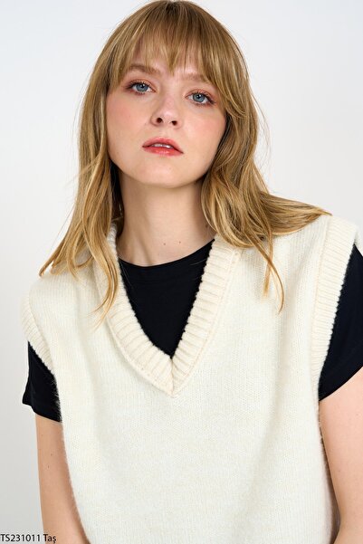 My Blog Cream V-Neck Sweater - 231011