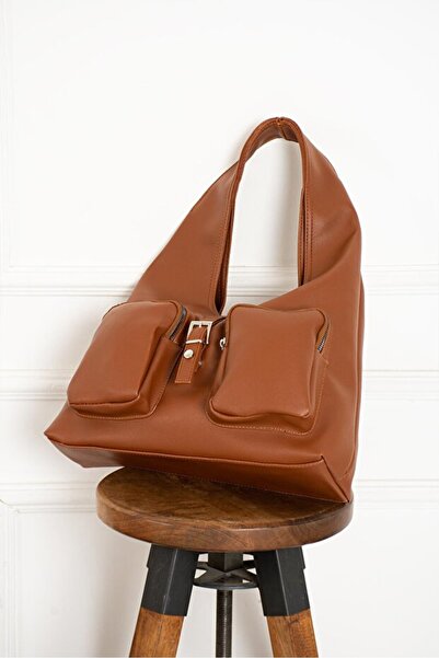 LOVELYSTORE حقيبة كتف إيسادور بجيب مزدوج وسحاب وتفاصيل مشبك سيفرا