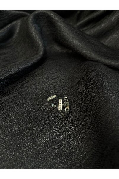 Bir Takı Çelik Işıltı Detaylı Geometrik Gümüş Küpe