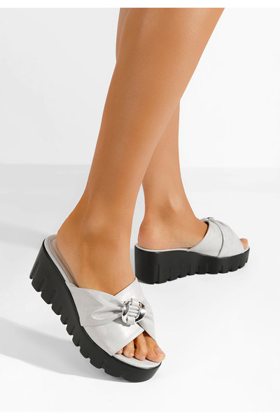 B T Shoes Stribrné pantofle na platformě Bibiana