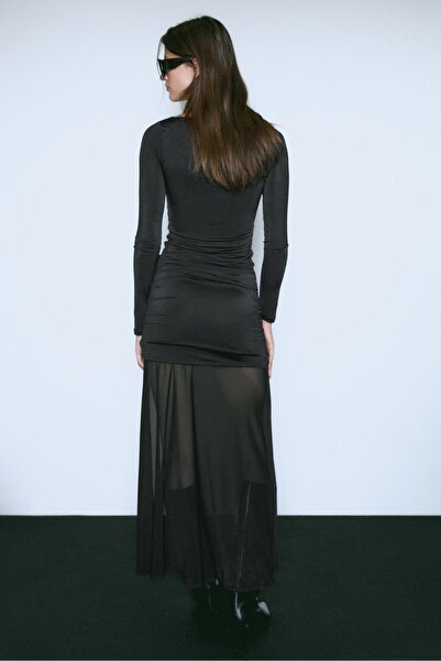 Stradivarius Loose-fitting maxi tulle dress with contrast detail
