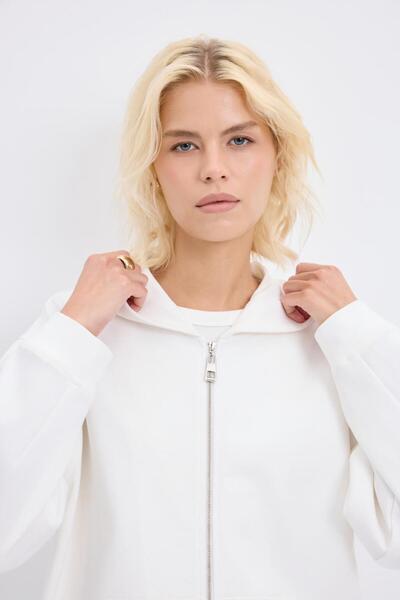 KADRİYE BAŞTÜRK Fermuarlı Kanguru Cepli Kapüşonlu Hırka Ekru