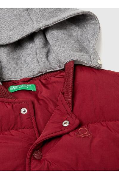 United Colors of Benetton Buttoned Children's Vest with Detachable Hood and Comfortable Fit