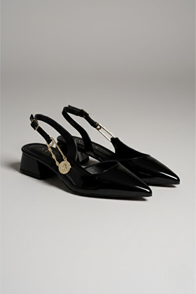 Brielfy Vexilia Flag Heel Buckle Detailed Classic Shoes