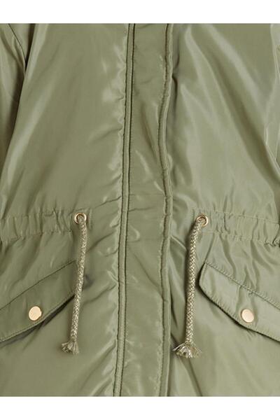 LC Waikiki Kapüşonlu Kız Çocuk Mont (W5)