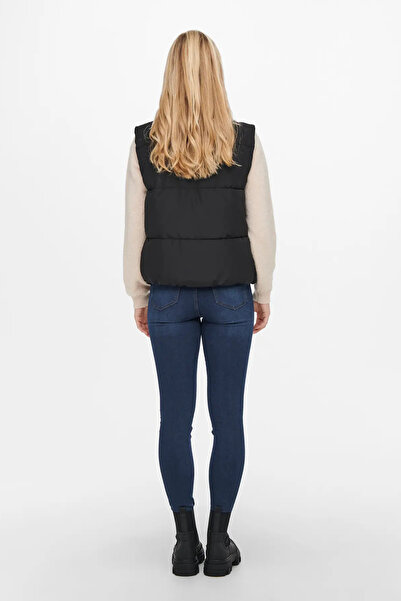 JDY Women's Jdynewerica Stand Collar Double Pocket Puffer Vest 15234210 Black