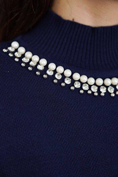 Genel Markalar YAKASI İNCİLİ TRİKO JİLE KAZAK KADIN TAKIM