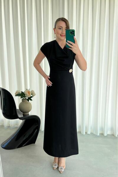 MaziButik Yan Brooch Dress Black