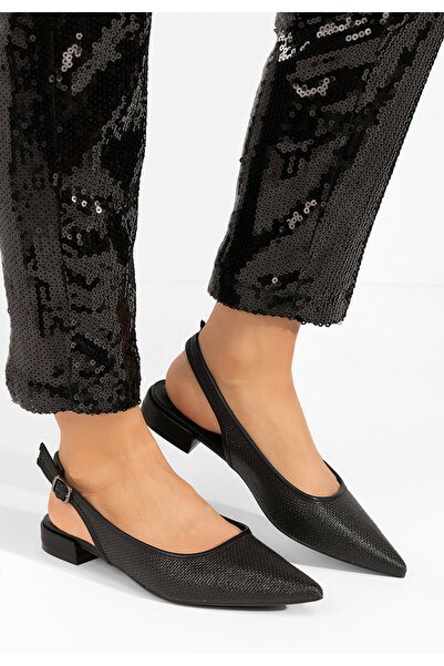 B T Shoes Черни обувки с каишка презрамка Kattina