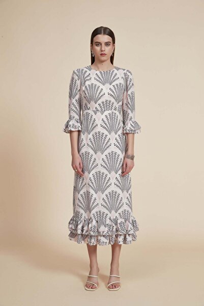 Yola فستان ميدي بأكمام 3/4 ورقبة دائرية