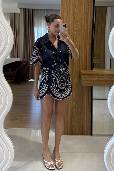 Gizem Ecemiş Oriya Nakışlı Lacivert Şort Etek