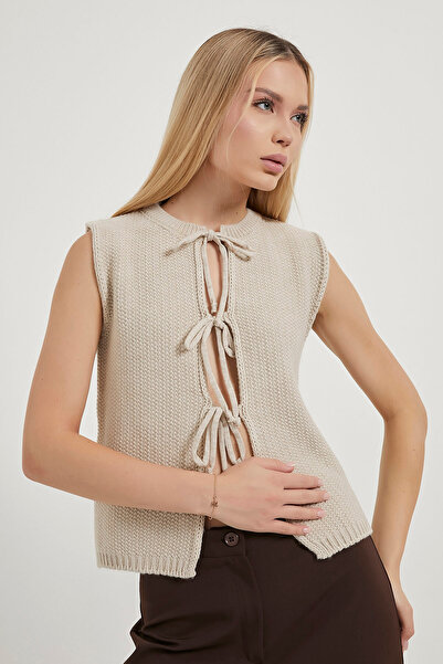 Arma Life Women's Basic Cream Crop Knit Vest with Tie Detail