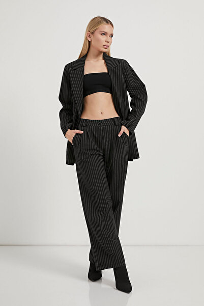 Arma Life Γυναικείο μπλέιζερ με ριγέ επένδυση σε στυλ γραφείου, μαύρο παλτό