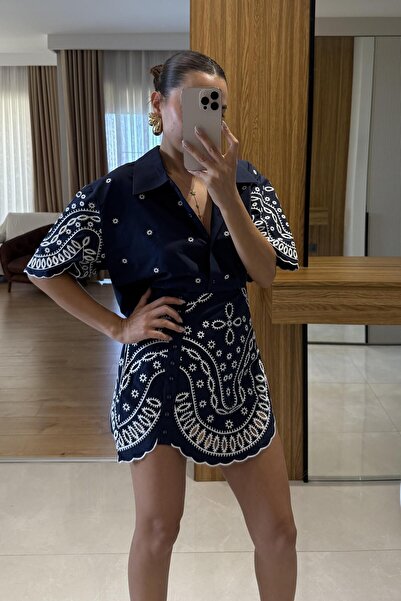 Gizem Ecemiş Oriya Nakışlı Lacivert Şort Etek