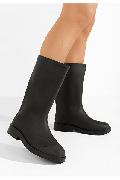 B T Shoes Vanera black rubber boots