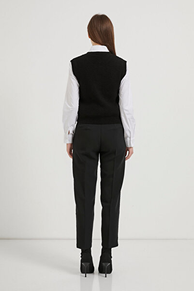 Arma Life Women's Gold Buttoned Basic Black Short Knit Vest