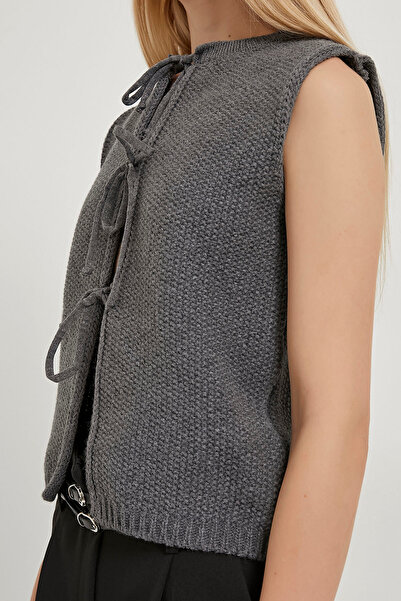 Arma Life Women's Basic Smoked Crop Knit Vest with Tie Detail