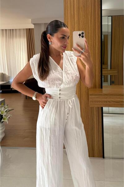 Gizem Ecemiş Fayora Ekru Kırışık Görünümlü Kolsuz Düğmeli Bluz