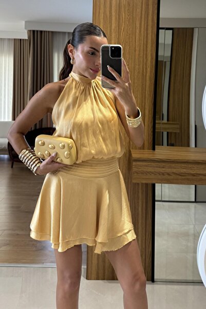 Gizem Ecemiş Moroni Sarı Belden Oturtmalı Volanlı Mini Elbise