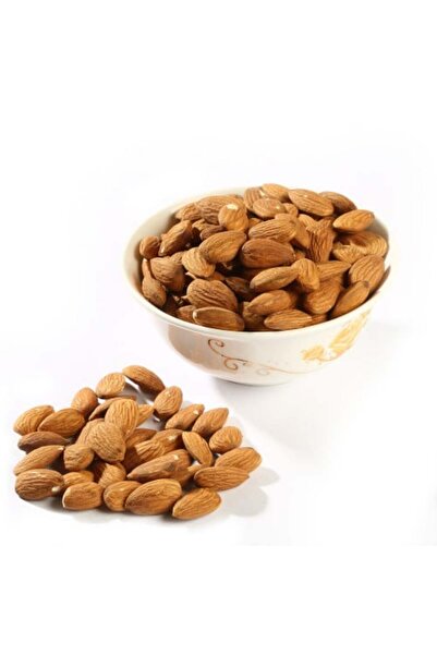 Nuts اللوز الخام (1 كجم)