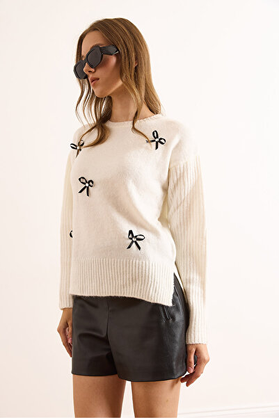 Olalook Pulover de damă ecru cu detaliu de fundă cu fante, cu textura moale KZK-19000991