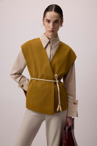 Touché Privé Wicker Belted Vest