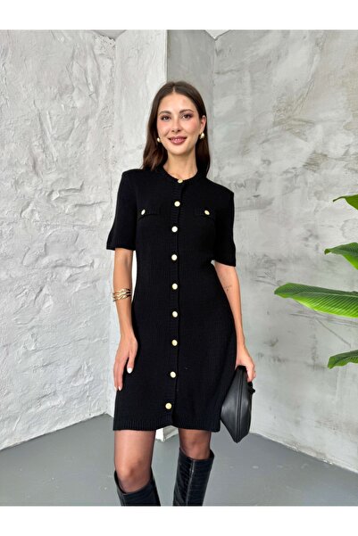 Elif Özbey Butik Μαύρο κοντομάνικο πλεκτό φόρεμα με χρυσά κουμπιά