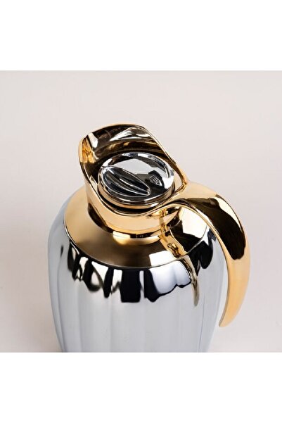 Dallaty Pumpk steel vacuum flask chrome and gold 1L