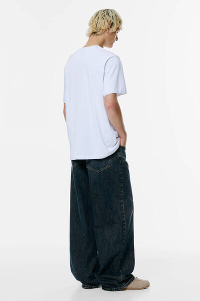 Pull & Bear Regular fit logo T-shirt