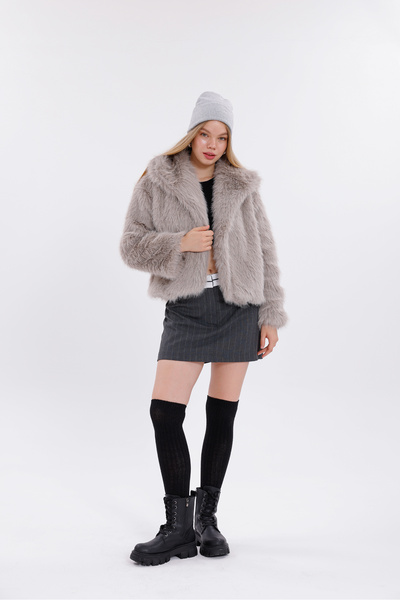 Moda Palmiss Dámská šedá zimní bunda z umělé kožešiny s podšívkou