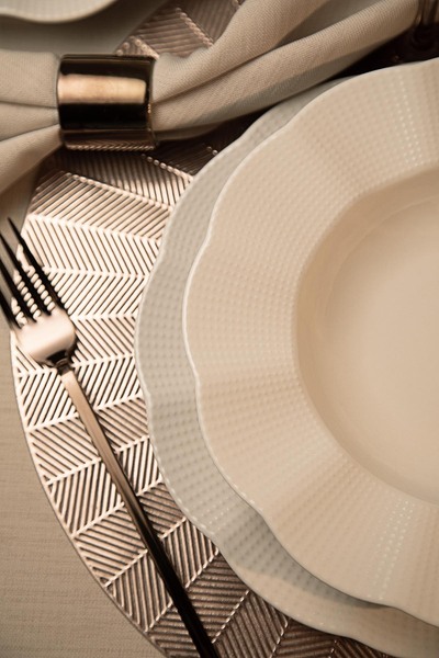 Kütahya Porselen Kutahya Porzellan Milena 26-teiliges Tafelservice – Weiß mit elegantem Reliefdesign für 6 Personen