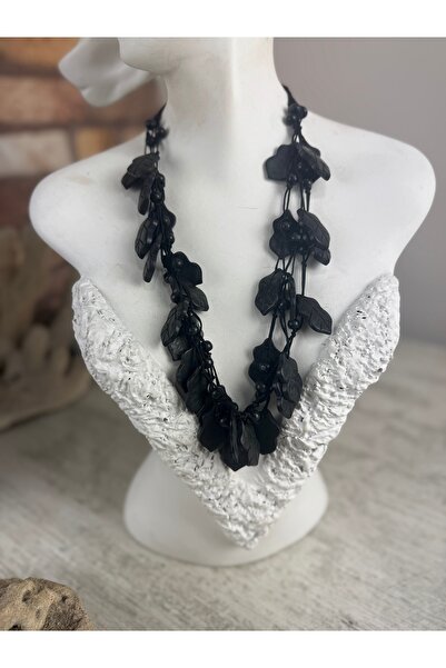 SEDEF TAKI Siyah ahşap el yapımı işleme kolye