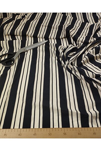 Kumaş Parça إيروبين مخطط باللون الأسود (العرض 145 سم × الطول 185 سم)