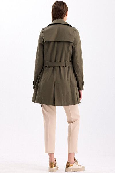 MissThetis Kruvaze Ceket Yaka Uzun Kol Düğmeli Şık ve Cool Cepli Astarsız Kemerli Rahat Kısa Gabardin Trençkot