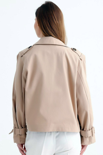 MissThetis Kruvaze Ceket Yaka Uzun Kol Düğmeli Şık ve Cool Cepsiz Astarlı Rahat Kısa Gabardin Trençkot