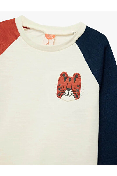 Koton Μπλουζάκι με μακρυμάνικο μπλουζάκι για αγοράκι με κεντημένο βαμβακερό εκρού 6Wmb10102Tk